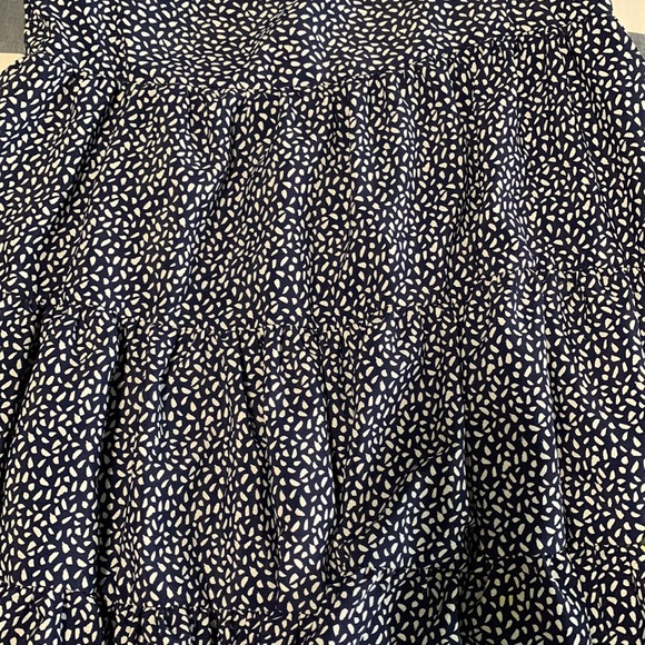 Adorable baby doll dress with squared neck. - Picture 3 of 3